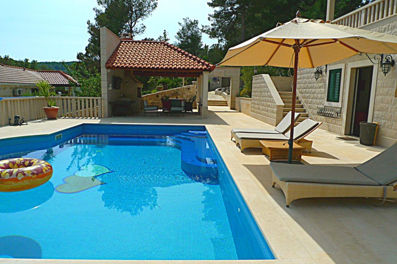 Villa Ursa Minor Sumartin Exterior foto